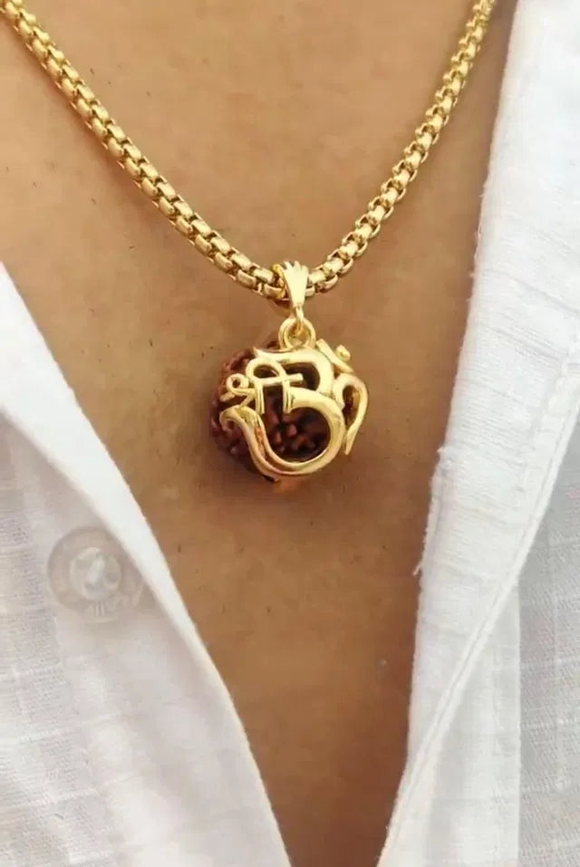 Rudraksha Om pendant with chain Pack of 1